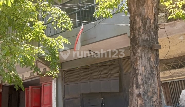 Disewakan Ruko Dijalan Kertopaten Surabaya Disewakan Ruko Dijalan Kertopaten Surabaya