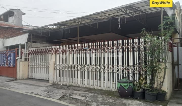 For Sale House on Kupang Panjaan Street Surabaya