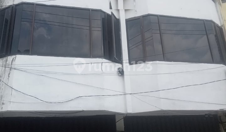 For Rent Row of Shops on Dupak Street Surabaya