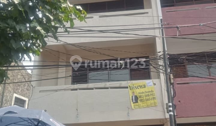 For Rent: Shop House on KH Mas Mansyur Street, Surabaya