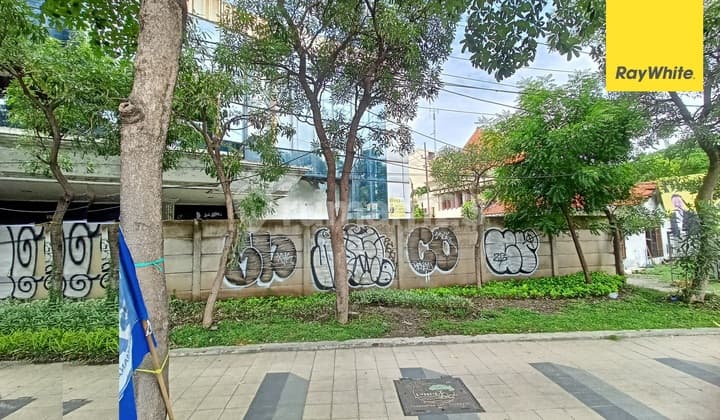 Disewakan Gedung Strategis Raya A Yani Surabaya