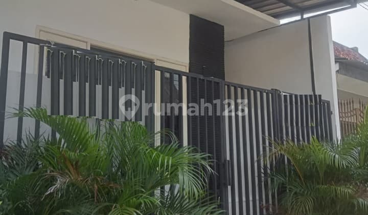 For Sale, House on Plampitan Genteng Street, Surabaya