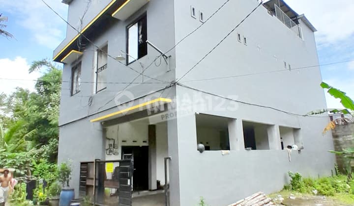 S74tet Kost Aktif 3 Lantai Sudah Termasuk Furniture di Kepanjen Malang