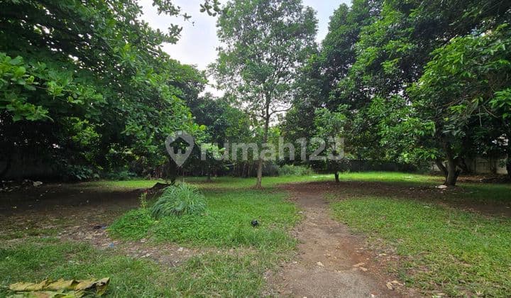 For rent. Diviktor land in Pamulang.