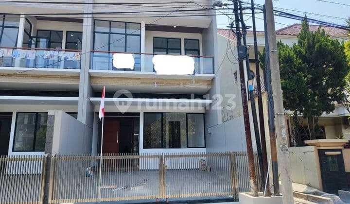 Jual Rumah Nyaman Dekat Tol Moch Toha di Mekar Wangi Bandung