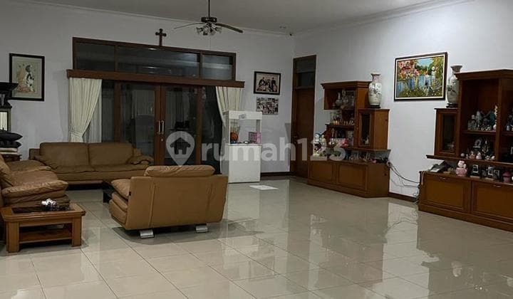 Rumah Nyaman dan Besar Dijual di Budi Indah Setiabudhi Bandung
