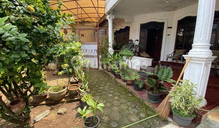 Rumah dengan 2 Muka Dijual di Sayap Cipaganti Bandung