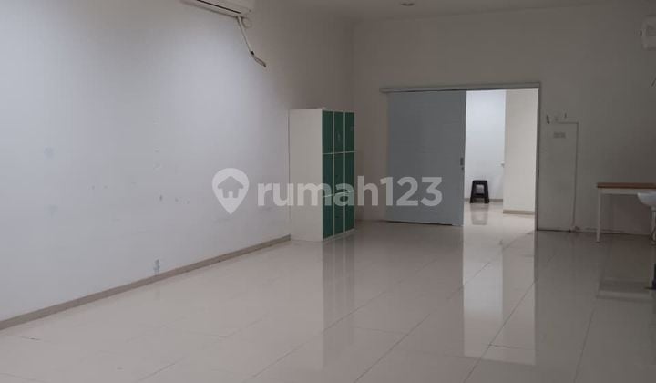 Ruko Bagus Lokasi Strategis Disewakan di Surya Sumantri Bandung
