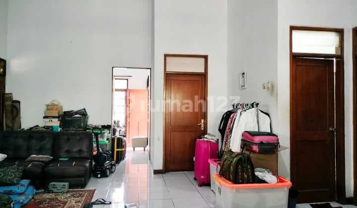 Comfortable House with Garden for Sale in Gunung Batu, Bandung