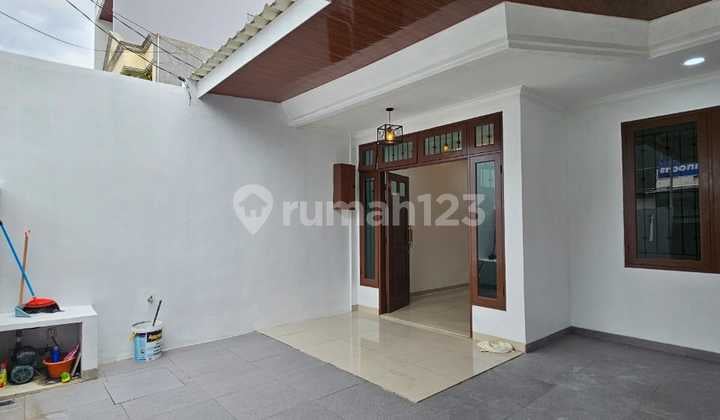 Comfortable Well-Maintained 3+1 Bedroom House with Market and Minimarket Access in Sunter Hijau