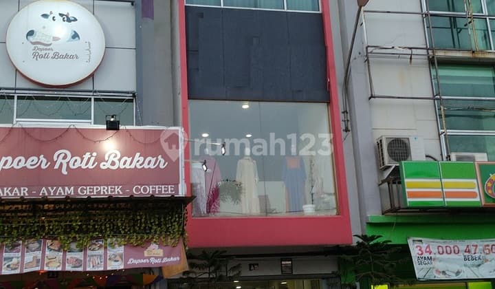 Ruko 4 Lantai Dgn Lift Barang Lokasi Komersial Strategis Hadap Jalan Raya
