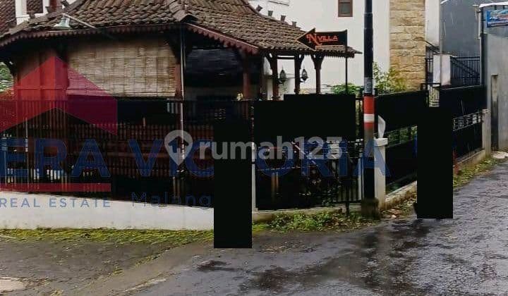 Rumah 2 Lantai Cocok untuk Usaha Villa atau Penginapan Dekat Alun2 Batu