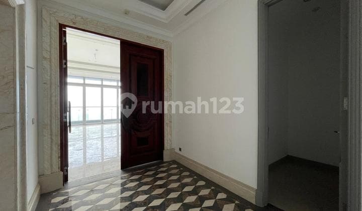 Apartment Raffles Residences 4 BR Semi Furnished New