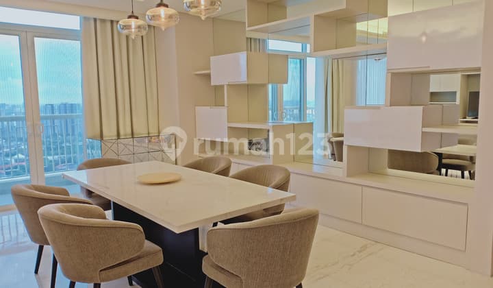 Luxury Apartment Botanica At Simprug Strategic In South Jakarta