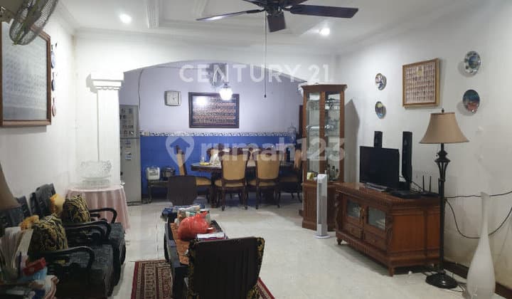 Rumah 2 Lantai di Kayumas, Dekat Kelapa Gading Jakarta