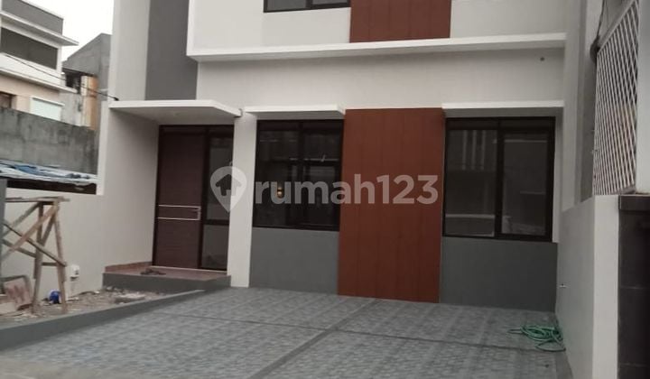 Rumah 2 Lantai Baru Unfurnished SHM di Antapani, Bandung