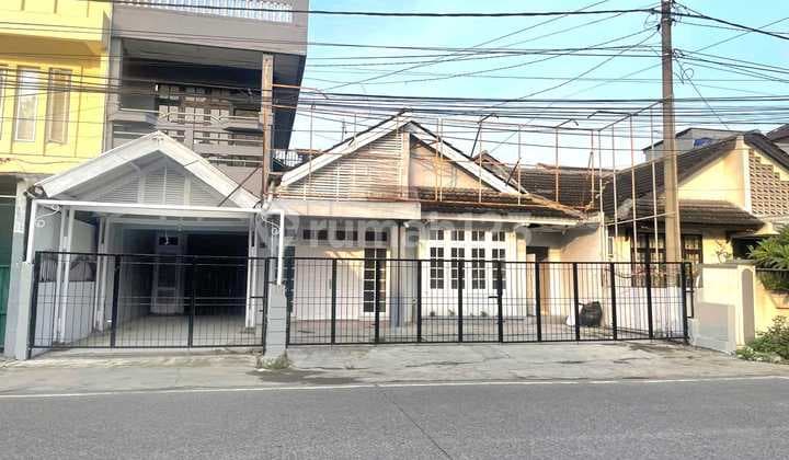 Affordable Commercial Space 2.5 Floors Area 240.0 M² In Antapani