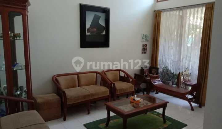 Rumah Murah 2 Lantai Bagus Shm Di Setra Duta