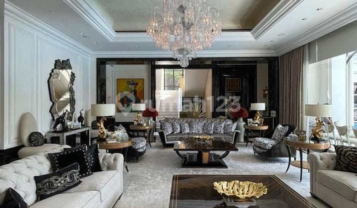Rumah Murah Luxury Home 3.5 Lantai Siap Huni SHM di Menteng