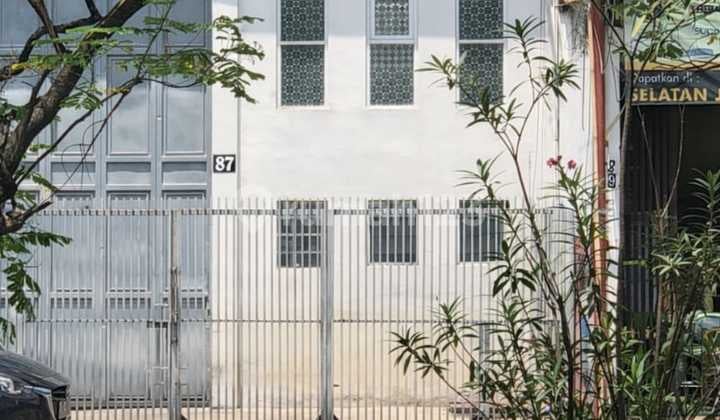 Ruko Murah 2 Lantai Bagus Luas 180.0 M² SHM Jalan Terusan Jakarta