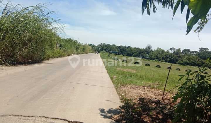 Vacant land for sale in Legok field.