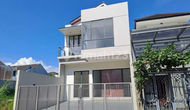 Rumah Baru Siap Huni Lokasi Strategis di Dekat Pvj Mall Setra Duta Grande