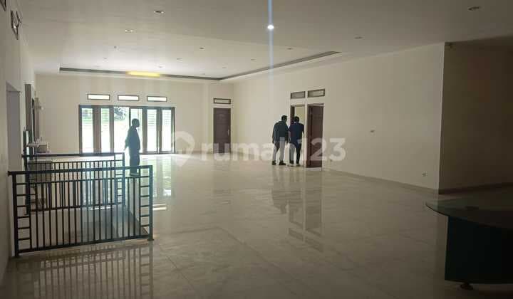 Di Jual Murah! Rumah Luas dan Nyaman di Geger Kalong