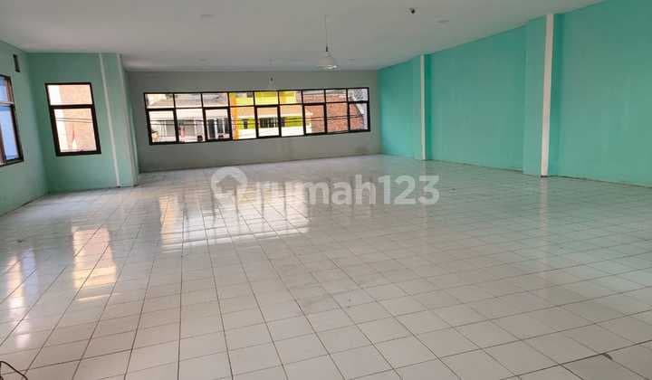 RUANG USAHA 3 LANTAI BISA JADI GUDANG DI MAINROAD JALAN SUDIRMAN