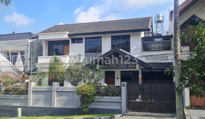 Rumah Siap Huni Seni Furnished di Surya Sumantri
