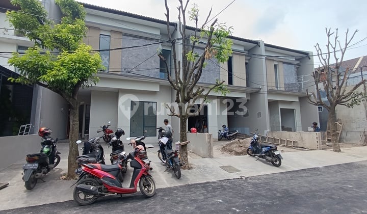 Rumah Premium 2 Lantai Baru di Batununggal Cluster Dekat Yogya