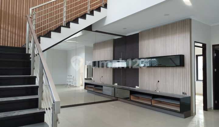 Rumah Bagus Siap Pakai di Batununggal Indah