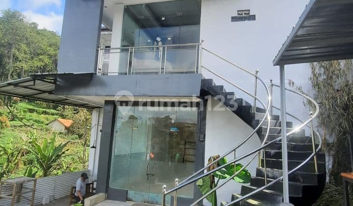 Jual Villa di Cikole