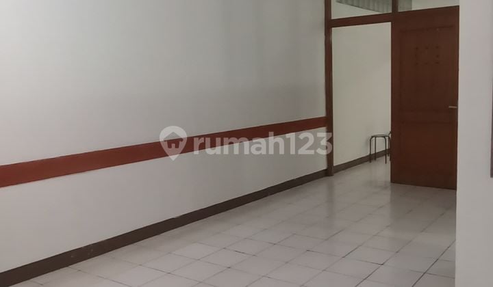 Ruang Usaha Siap Pakai di Mainroad Jend Sudirman