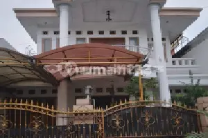 Rumah 2 Lantai di Tangerang Kota