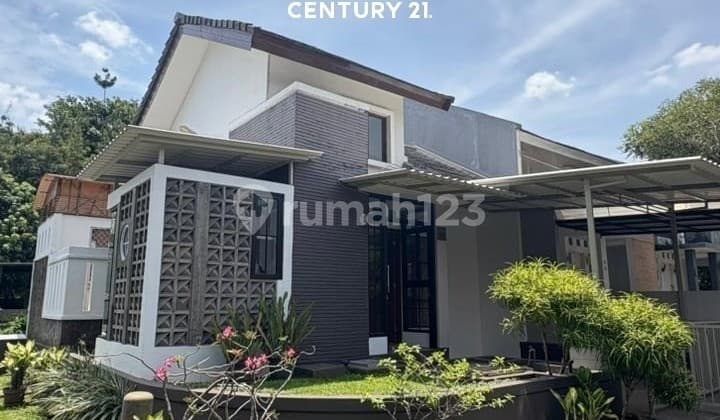 For Sale Single-Story Hook House with Large Area in Permata Bintaro Sector 9
