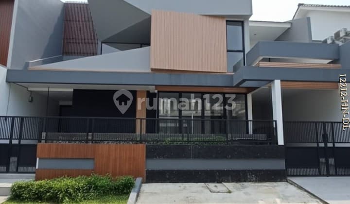 New House with Swimming Pool in Sector 9 Bintaro Jaya
