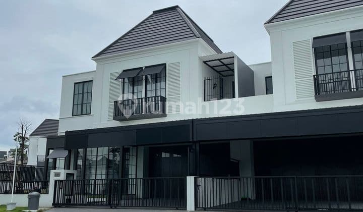 Beautiful House with Complete Facilities Ready to Occupy CitraGrand Semarang