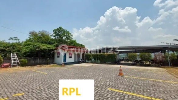 Ruang Usaha Cafe View Bagus Di Semarang Barat