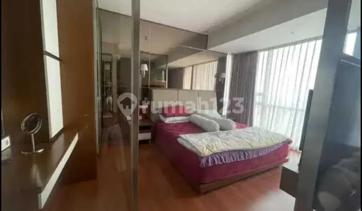 Apartement ST MORITZ APARTMENT 3 BR Semi Furnished Bagus Apartement ST MORITZ APARTMENT 3 BR Semi Furnished Bagus