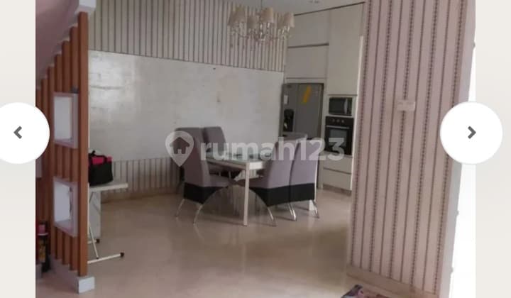 Sri 24 Rumah 3 Lantai SHM di Pik Layar Permai, Jakarta Utara