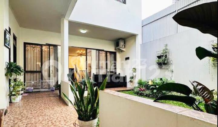 Beautiful House in Delatinos BSD