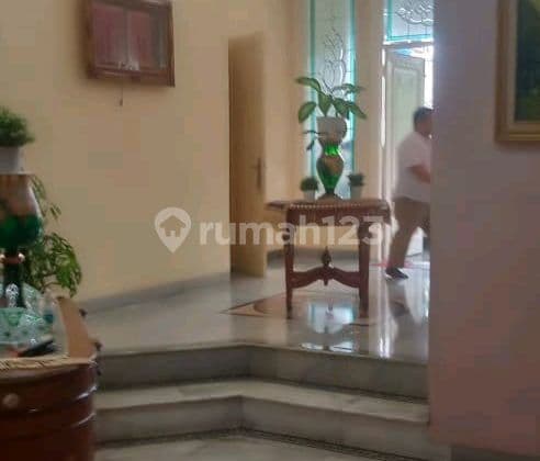 Rumah 2 Lt Di Kebayoran Baru Jakarta Selatan