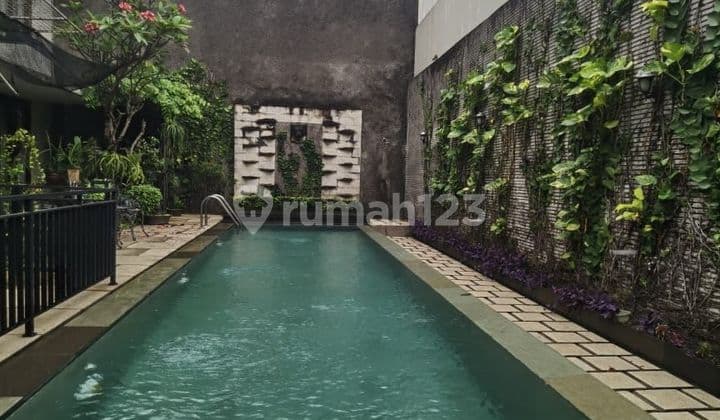 Dijual rumah mewah 2 lantai di Bintaro Jaya