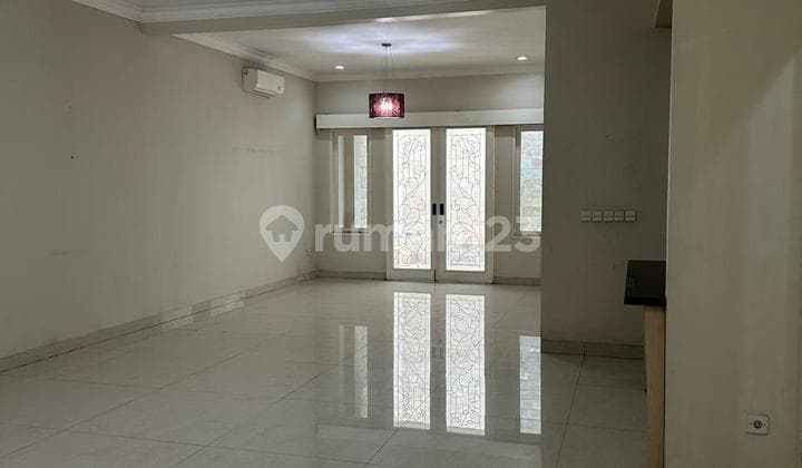 Dijual Rumah Siap Huni di Area Pemukiman Mewah di Pondok Indah