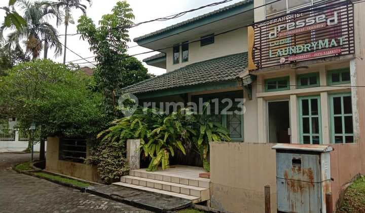 Well-Maintained Old House Wide Hook Position in Sector 9 Bintaro Jaya