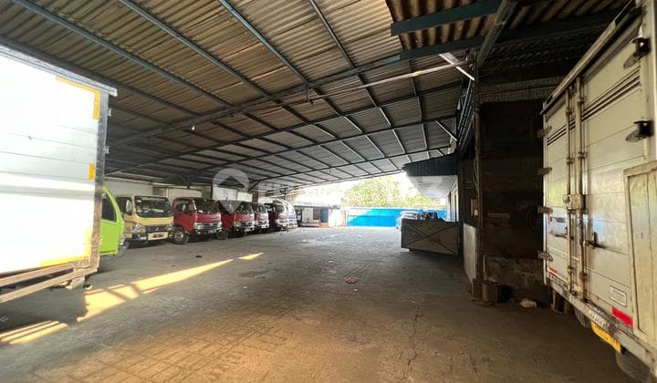 GUDANG DI AREA PASER KEMIS Lokasi tanah masuk zona industri