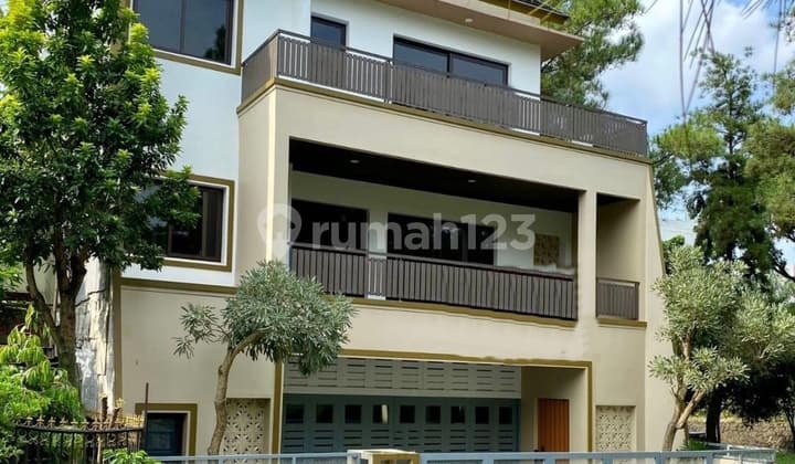 Dijual Rumah Mewah Brand New Giri Loka 1, Bsd Desain Modern