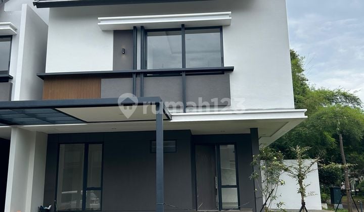 1 UNIT TERAKHIR , NYKKA BY ALAM SUTERA Type NAVII CORNER 2 lantai
