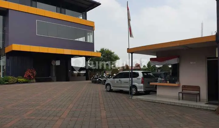 Office Building + Warehouse Cheap 3 Floors 4754.0 M² SHM in Cibeureum