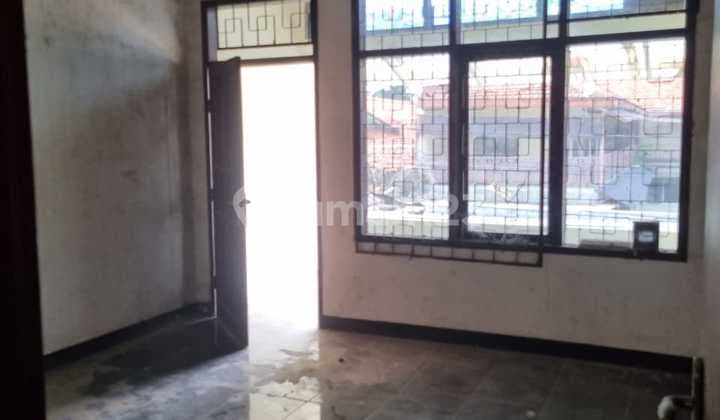Rumah Murah 2.5 Lantai Bagus SHM di Jalan Kembar Bandung